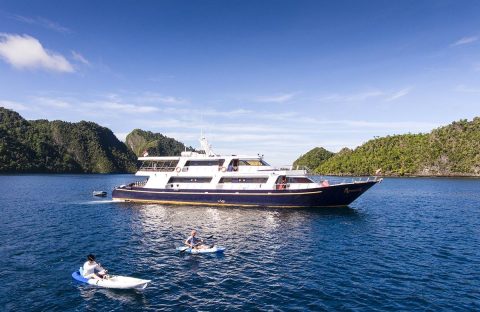 1-Mermaid-II-boat-pic