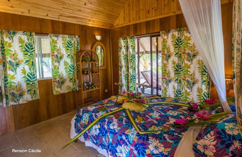 1.3_c6bo-voyage-plongee-polynesie-plongee-archipel-tuamotu-Rangiroa-Pension-Cecile-bungalow-interieur