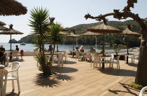 1_c6bo-voyage-plongee-espagne-cala-montjoi-village-vacances-Terraza-dia