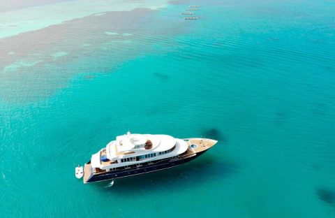 1_c6bo-voyage-plongee-maldives-croisiere-seafari-explorer-2-vue-aerienne