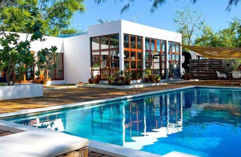 1_c6bo-voyage-plongee-mozambique-tofo-liquid-dive-adventures-hotel-piscine