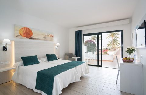 2_Canaries-Lanzarote-THB-Flora-Hotel-junior-suite