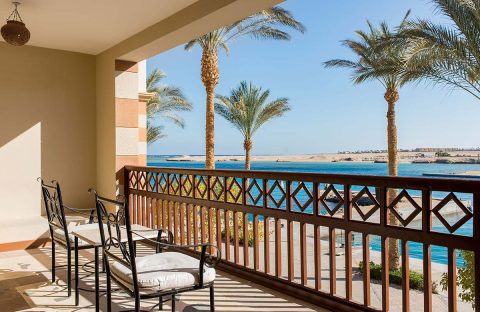 2_c6bo-voyage-plongee-egypte-port-ghalib-marina-resort-radisson-terrasse-vue-mer