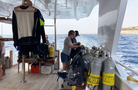 2_c6bo-voyage-plongee-egypte-sharm-el-sheikh-red-sea-diving-college-daily-boat-plateforme