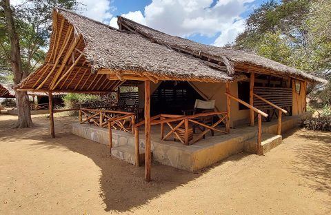 2_c6bo-voyage-plongee-kenya-safari-animalier-parc-national-tsavo-est-reserve-Exterieur-Standard-Tente