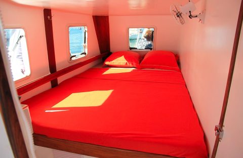 3.1_c6bo-voyage-plongee-madagascar-croisiere-archipel-radames-iles-mitsio-bateau-diving-cattitude-lit-double-catamaran-moteur