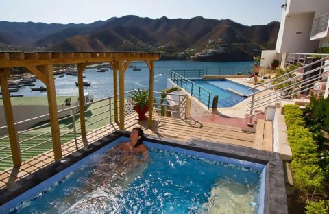 3.2-c6bo-voyages-plongee-colombie-santa-marta-hotel-bahia-bain-remous-vue-mer