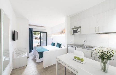 3_Canaries-Lanzarote-THB-Flora-Hotel-studio