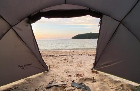 3_c6bo-voyage-plongee-madagascar-extension-sejour-safari-bivouac-pirogue-boutre-nosy-be-tente-lever-soleil-plage