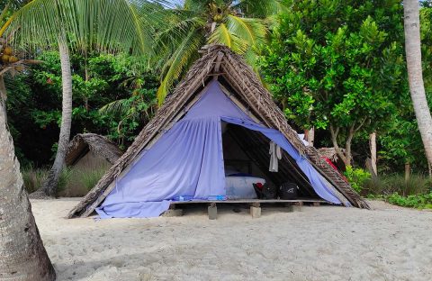 3_c6bo-voyage-plongee-madagascar-iles-radames-case-traditionnelle-scuba-nosy-be-interieur