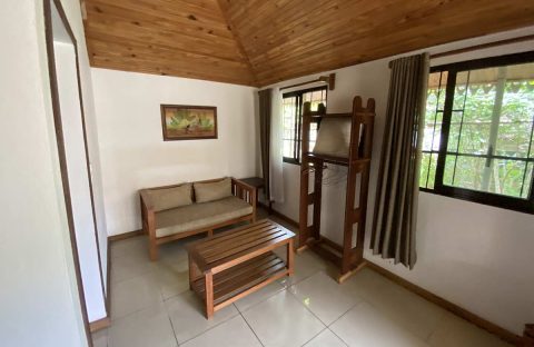 3_c6bo-voyage-plongee-madagascar-nosy-be-andilana-anjava-hotel-bungalow-salon-interieur
