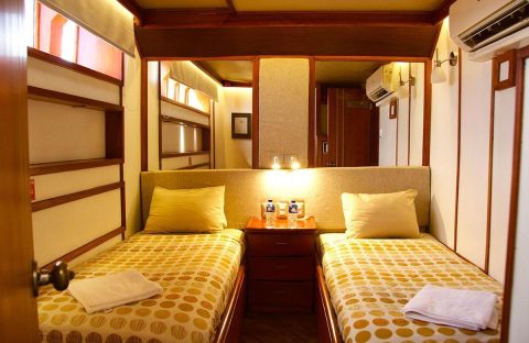 4-Cabin-Twin-Humboldt-Explorer-Galapagos-Explorer-Ventures-Liveaboard-Diving