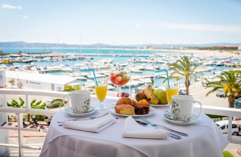 4-Espagne-Estartit-Hotel-Illes-plongee-vue-chambre-petit-dejeuner