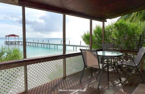 4.3_c6bo-voyage-plongee-polynesie-plongee-archipel-tuamotu-Fakarava-pension-Vaiama-Village-bungalow-double-terrasse-vue-mer
