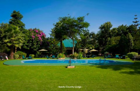 4.4_c6bo-voyage-plongee-tanzanie-extension-sejour-safari-animalier-reserves-Karatu-Country-Lodge-piscine