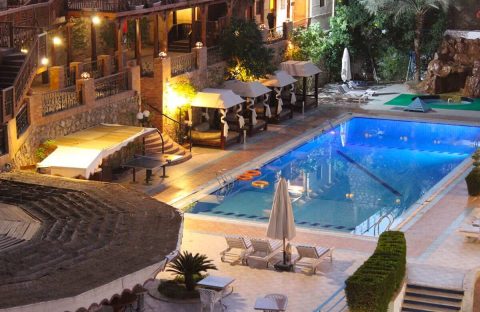 4_c6bo-voyage-plongee-egypte-sharm-el-sheikh-naama-blue-hotel-swimming-pool-at-night-naama-blue-hotel-102-min