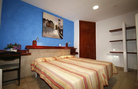 4_c6bo-voyage-plongee-espagne-cala-montjoi-village-vacances-Bungalow