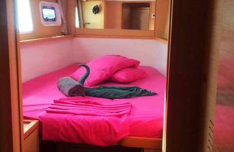 4_c6bo-voyage-plongee-madagascar-iles-radames-radama-islands-croisiere-oceanes-dream-catamaran-gros-plan-cabine-double