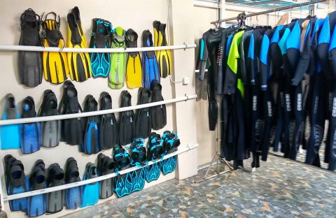 4_c6bo-voyages-plongee-croisiere-sejour-indonesie-manado-thalasso-dive-resort-dive-center-equipement