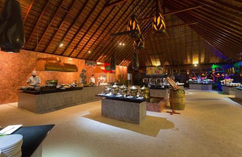 5.1_C6Bo-Voyages-plongee-Maldives-Ari-Atoll-Sud-Vilamendhoo-Resort-restaurant