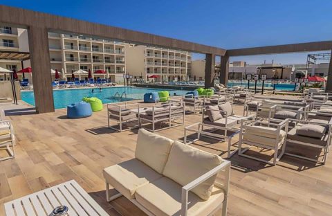 5_c6bo-voyage-plongee-egypte-safaga-hotel-amarina-bar-exterieur-piscine