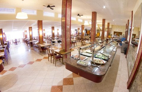 5_c6bo-voyage-plongee-espagne-cala-montjoi-village-vacances-Restaurant