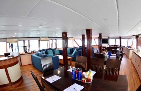 5_c6bo-voyage-plongee-maldives-croisiere-explorer-ventures-emperor-leo-salon-restaurant