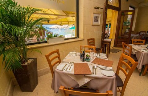 5_c6bo-voyage-plongee-malte-gozo-san-andrea-hotel-restaurant-table