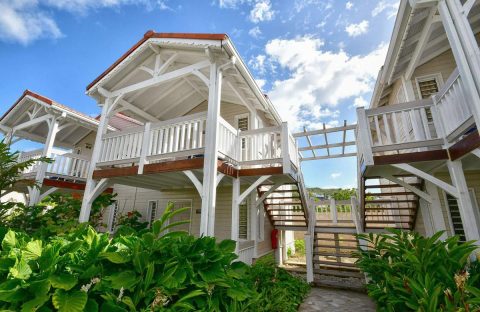 5_c6bo-voyage-plongee-martinique-trois-illets-hotel-bambou-bungalows-etages