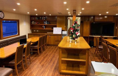 5_c6bo-voyage-plongee-philippines-visayas-all-star-liveaboard-infiniti-Dining-room