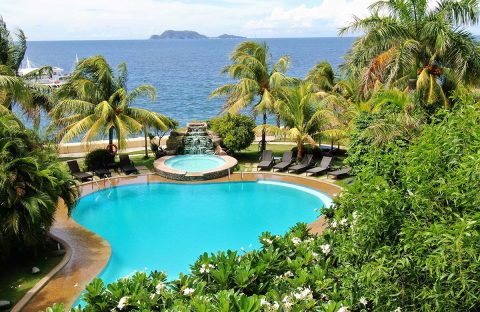 6-C6Bo-voyage-plongee-philippines-negros-thalatta-resort-swimming-pool-relax