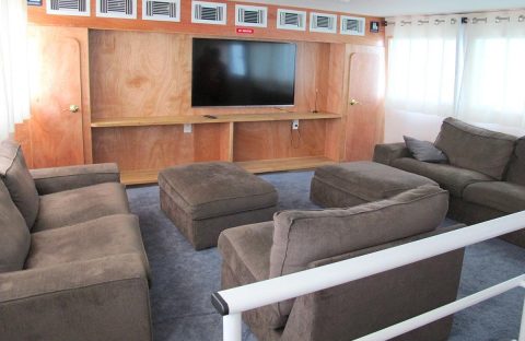 6-avalon-II-cuba-jardins-reine-bateau-croisiere-plongee-salon-interieur