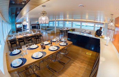 6.1_c6bo-voyage-plongee-egypte-croisiere-sea-base-bateau-volantis-restaurant-salle-manger
