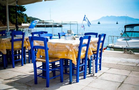 6_c6bo-voyage-plongee-grece-epidaure-hotel-mike-restaurant-vue-mer