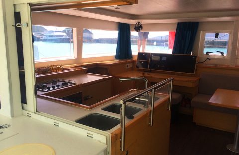 6_c6bo-voyage-plongee-madagascar-iles-radames-radama-islands-croisiere-oceanes-dream-catamaran-gros-plan-cuisine