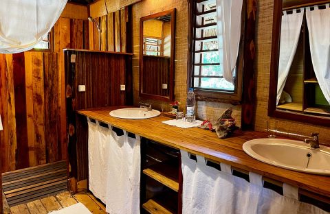 6_c6bo-voyage-plongee-madagascar-radama-islands-resort-salle-bain