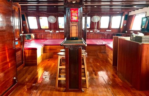 6_c6bo-voyage-plongee-thailande-siren-fleet-croisiere-the-phinisi-bateau-salon-interieur