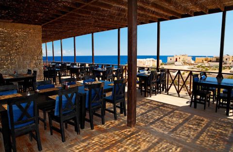6_c6bo-voyages-plongee-egypte-marsa-alam-the-oasis-dive-resort-Restaurant-vue-mer