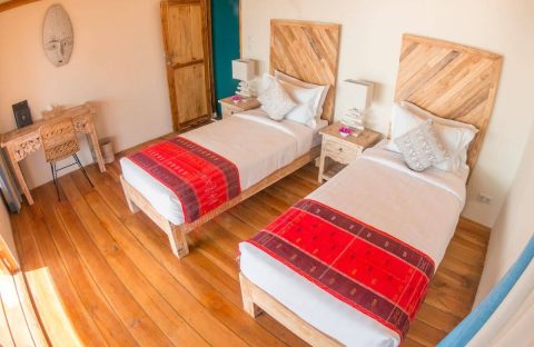 6_c6bo-voyages-plongee-indonesie-ile-sumbawa-kalimaya-dive-resort-Sea-View-Bungalow-twin