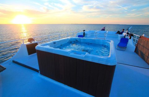 7-avalon-II-cuba-jardins-reine-bateau-croisiere-plongee-bain-remous