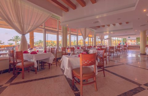 7.1_c6bo-voyages-plongee-egypte-abu-dabbab-sejour-malikia-hotel-Main-Restaurant