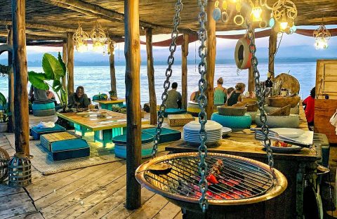 7_c6bo-voyage-plongee-kenya-watamu-temple-point-resort-Lichthaus-Bar