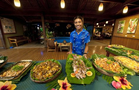 7_c6bo-voyage-plongee-papouasie-kimbe-walindi-resort-Juergen-Freund-Buffet-Dinner