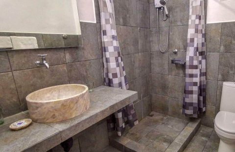 7_c6bo-voyage-plongee-philippines-romblon-the-three-p-dive-resort-salle-bain