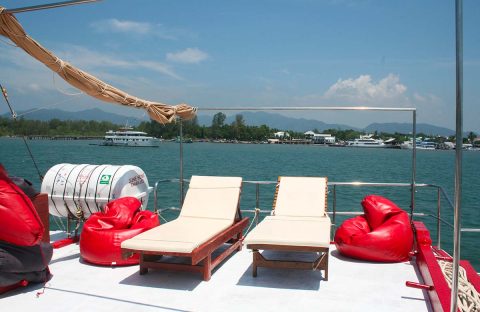7_c6bo-voyage-plongee-thailande-siren-fleet-croisiere-the-junk-bateau-sundeck-beds
