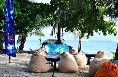 8-Hippocampus-Beach-and-dive-resort-Malapascua-lounge-beach-paddle