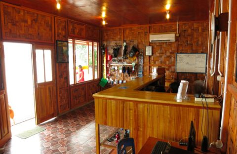 8-Indonesie-Lembeh-hotel-Two-Fish-Resort-Reception2