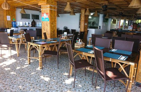 8.1-C6Bo-plongee-philippines-puerto-galera-resort-restaurant
