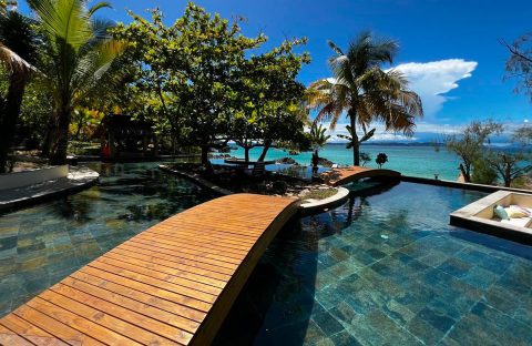 8.1_c6bo-voyage-plongee-madagascar-radama-islands-resort-piscine-vue-mer