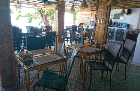 8.2-C6Bo-plongee-philippines-puerto-galera-resort-restaurant